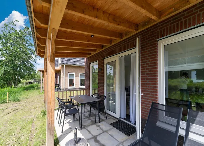 Waterside Retreat Sauna, Garden And Fishing Jetty