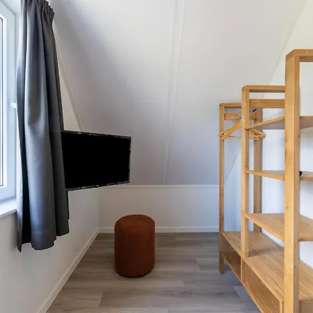 펜션 Waterside Retreat Sauna, Garden And Fishing Jetty *