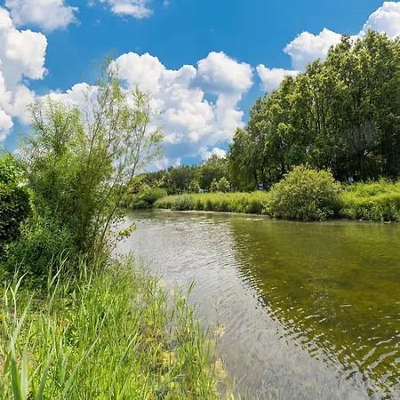 Waterside Retreat Sauna, Garden And Fishing Jetty Simonshaven