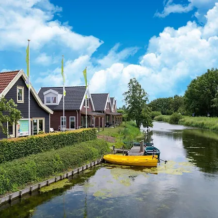 펜션 Waterside Retreat Sauna, Garden And Fishing Jetty *