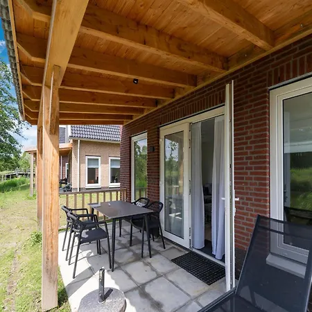 Waterside Retreat Sauna, Garden And Fishing Jetty