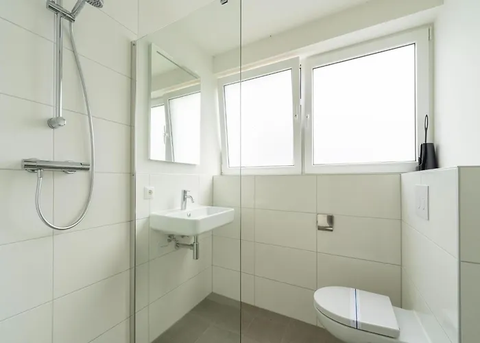 Vakantiehuis Waterside Retreat Sauna, Garden And Fishing Jetty *