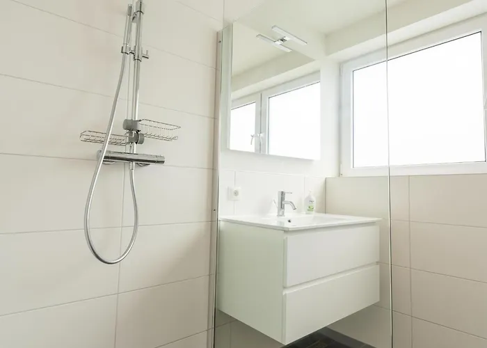 Waterside Retreat Sauna, Garden And Fishing Jetty * Simonshaven