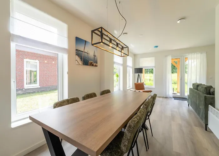 Waterside Retreat Sauna, Garden And Fishing Jetty