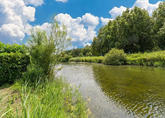 Waterside Retreat Sauna, Garden And Fishing Jetty Simonshaven